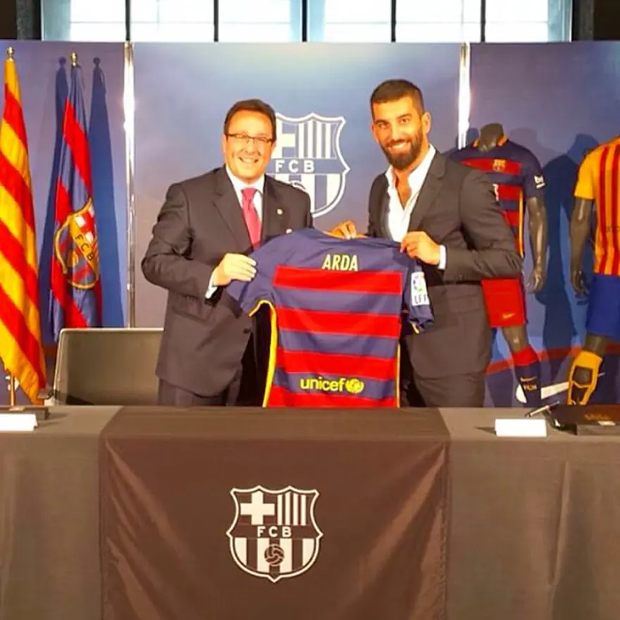 Arda Turan'ın 15 milyon euroluk malikanesi 271 Arda Turan'ın 15 milyon euroluk malikanesi 271