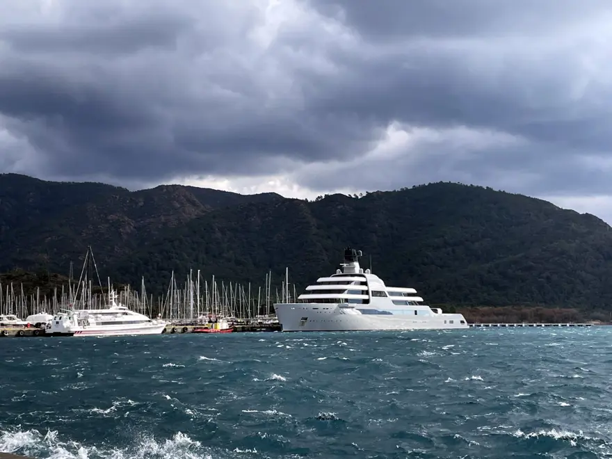 Rus milyarder Abramoviç'in yatı Marmaris'te 