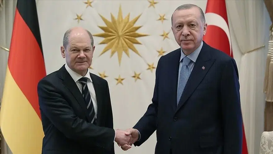 Uluslararası krizlerin arabulucu ülkesi: Türkiye 12 Uluslararası krizlerin arabulucu ülkesi: Türkiye 12