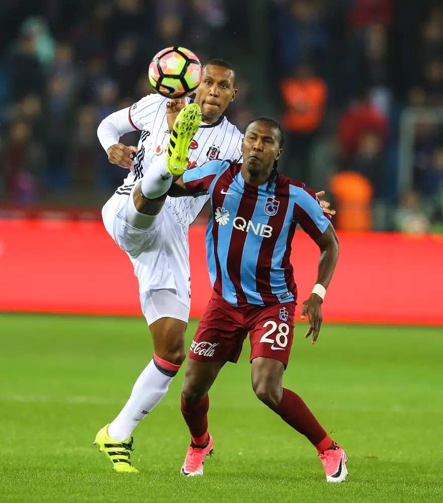 Cenk Tosun, Medical Park Arena'da tarihe geçti 6