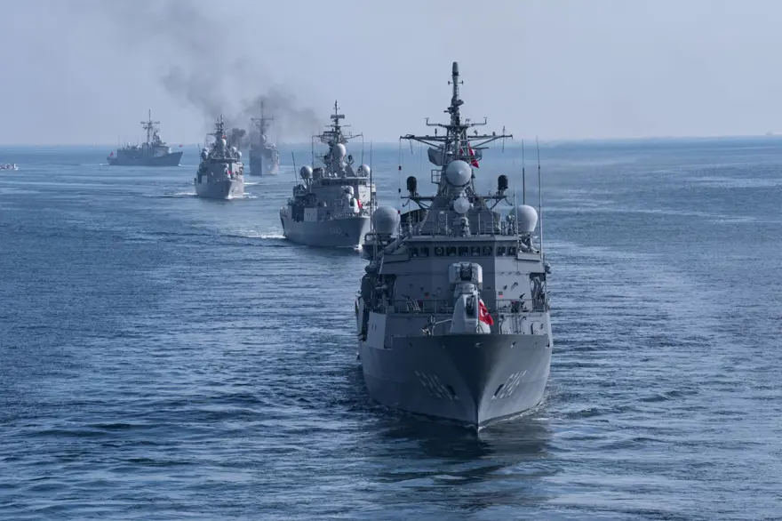 Preveze Deniz Zaferi’nin 486’ncı yıl dönümü: Türk donanmasından İstanbul Boğazı’nda geçit töreni 7