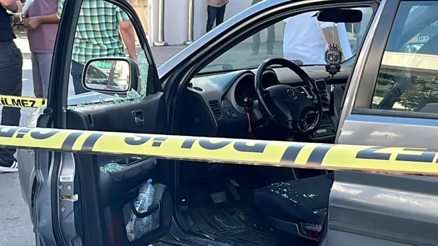 Öldürülen lise müdür yardımcısı son yolculuğuna uğurlandı 4 Öldürülen lise müdür yardımcısı son yolculuğuna uğurlandı 4