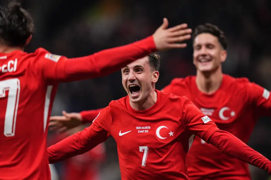 A Milli Takım'ın Macaristan zaferi sonrası hem övgü yağdı hem uyarı geldi: Aynen devam çocuklar | Aman Montella, dikkat 9 A Milli Takım'ın Macaristan zaferi sonrası hem övgü yağdı hem uyarı geldi: Aynen devam çocuklar | Aman Montella, dikkat 9