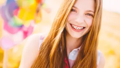 Ortodontik tedavi için kalıcı dişlerin çıkmasını beklemeyin!