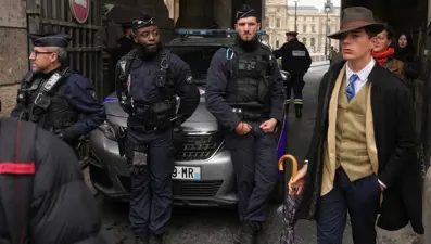 Louvre soygununu bu dedektif mi çözecek?