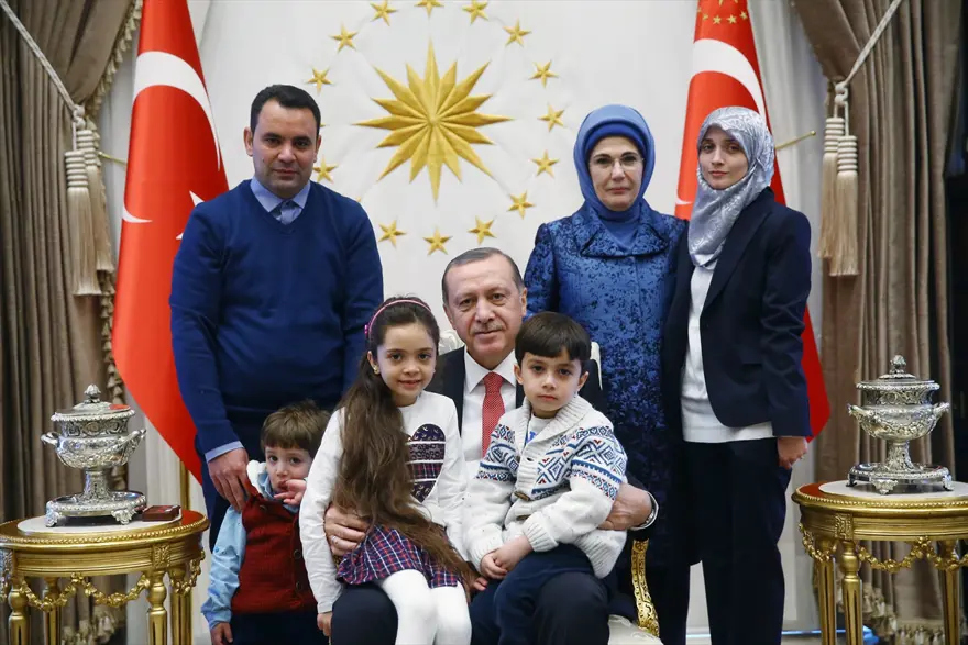 Cumhurbaşkanı Erdoğan, Bana Alabed ve ailesini Beştepe'de kabul etti 4 Cumhurbaşkanı Erdoğan, Bana Alabed ve ailesini Beştepe'de kabul etti 4