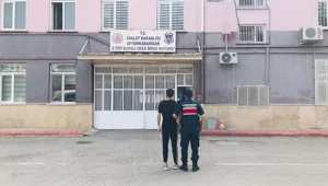 Uyuşturucu ticareti suçundan aranan şüpheli jandarma yakaladı Uyuşturucu ticareti suçundan aranan şüpheli jandarma yakaladı