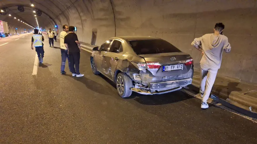 Kuzey Marmara Otoyolu'nda tünelde 3 araç birbirine girdi 