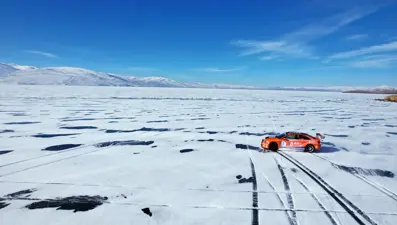 Çıldır Gölü'nde buz üstünde drift