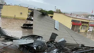 Antalya Kumluca'da kuvvetli rüzgar ve dolu: 1 ölü