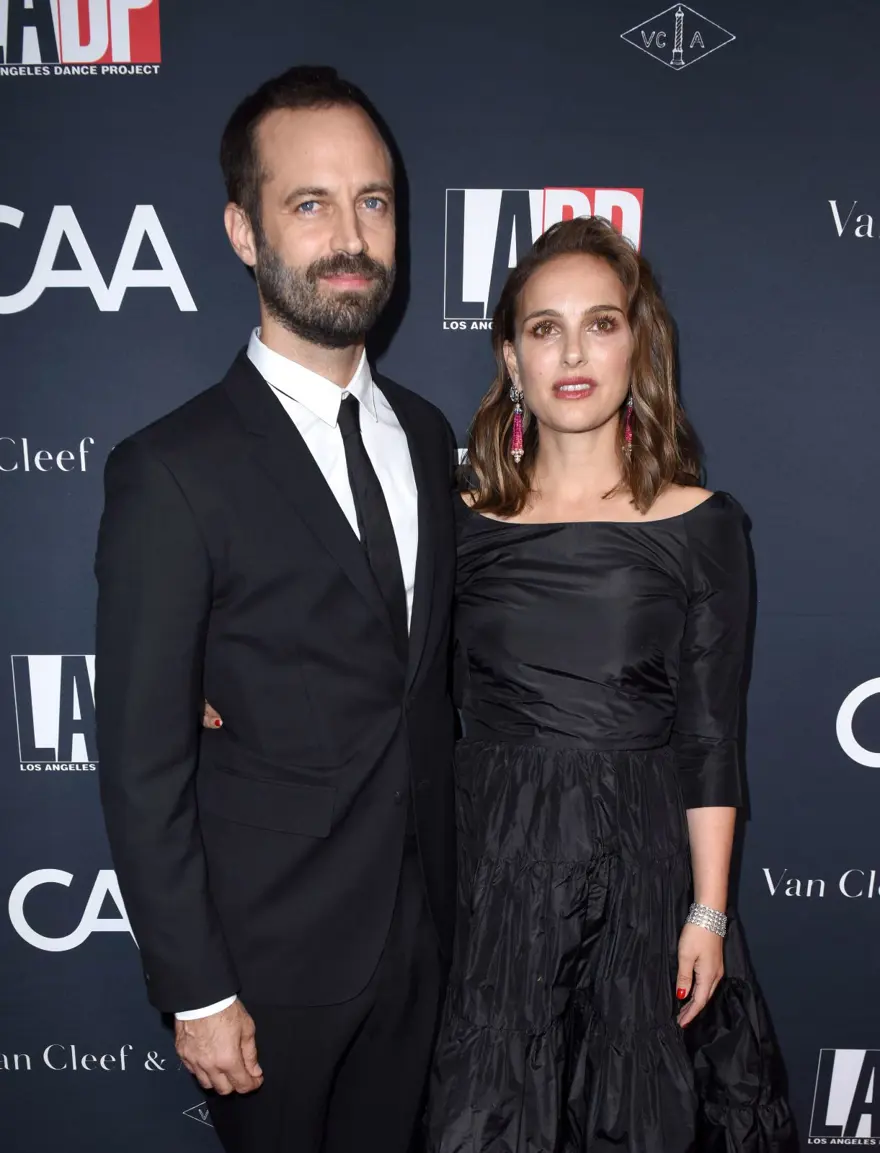 Natalie Portman kızıyla yürüyüşte 3 Natalie Portman kızıyla yürüyüşte 3