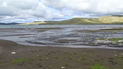 Çıldır Gölü'nde de sular çekildi