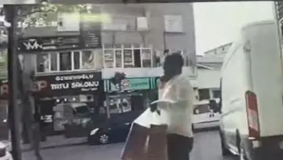 Kahve hırsızı kamerada: Poşete doldurup kaçtı
