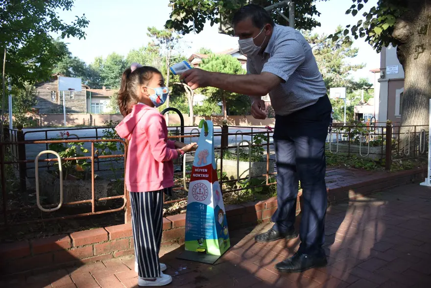 Yüz yüze eğitim anasınıfı ve ilkokul 1'inci sınıflarda başladı 14