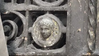 Antika avcıları ve papazlar, bu kapının peşinde: Samsunlu esnaf kimseye satmıyor