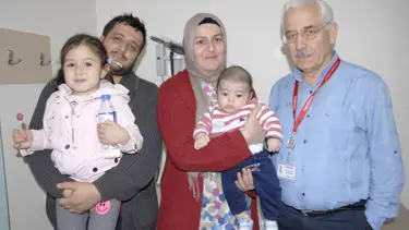 Karaciğerinden büyük tümörle dünyaya geldi