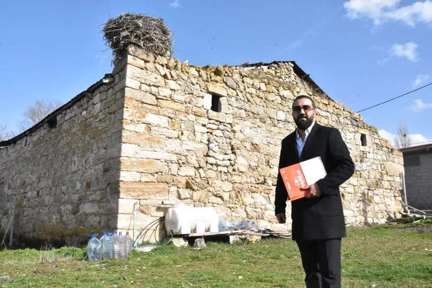 Sahibinden satılık 16 milyon TL tarihi kilise 12