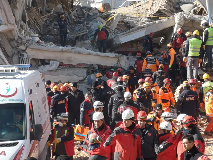 Elazığ deprem bölgesinden son görüntüler 16 Elazığ deprem bölgesinden son görüntüler 16