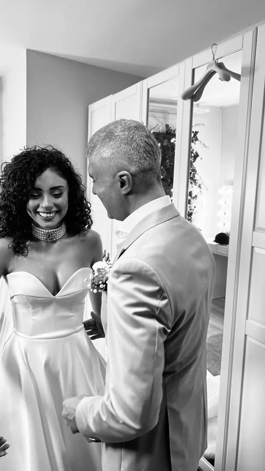 "Çekirdek ailemi korumaya alıyorum" demişti: Özcan Deniz 2'nci evlilik yıl dönümünü kutladı 12