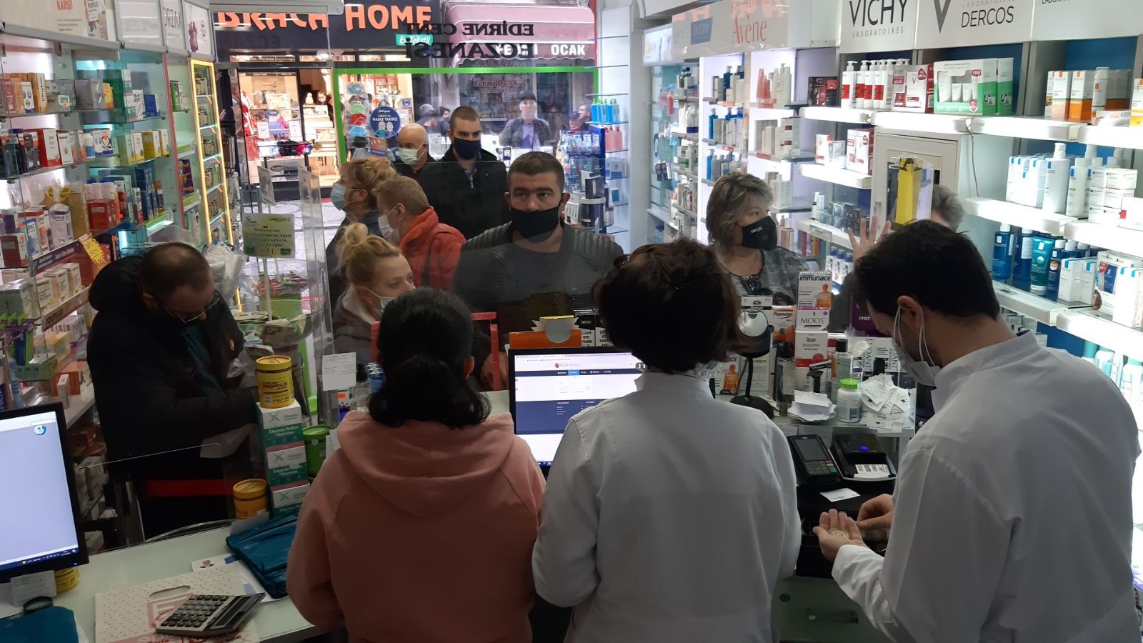 İlaç almak için Bulgaristan'dan geliyorlar