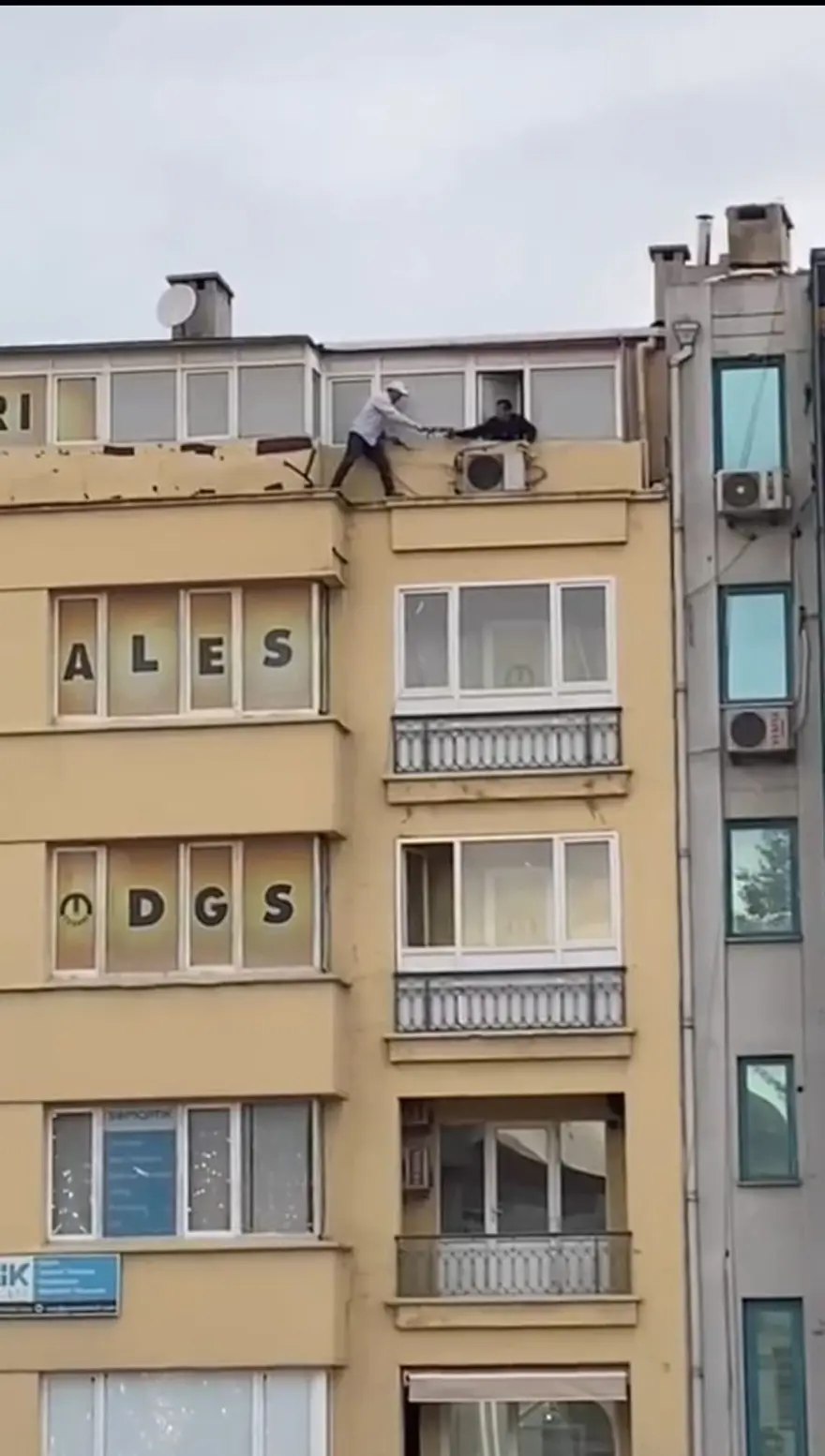 Kadıköy’de ölümle burun buruna tamir 3