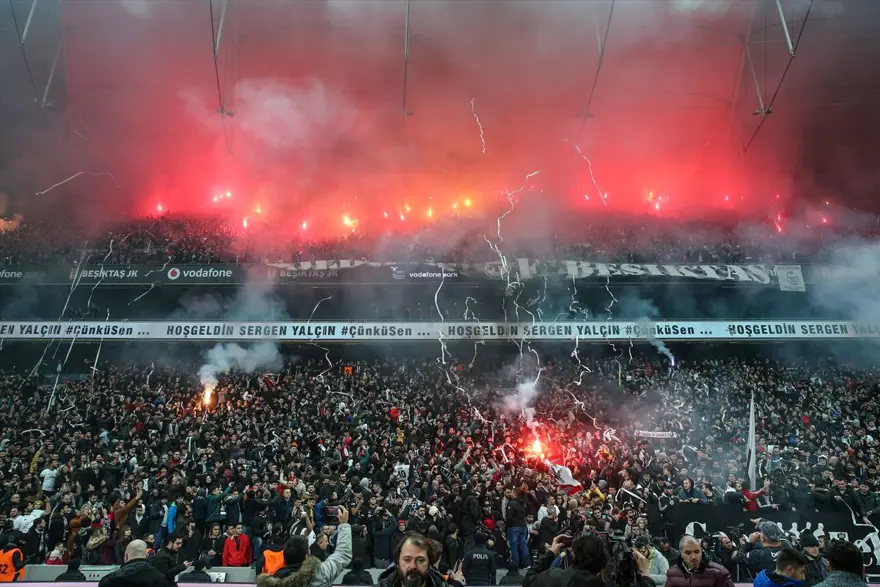 Vodafone Park'ta Sergen Yalçın izdihamı 18 Vodafone Park'ta Sergen Yalçın izdihamı 18