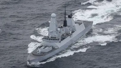 Pakistan donanması Umman Denizi'ne konuşlandı