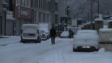 Van’da kar yağışı: 493 yerleşim yeri ulaşıma kapandı