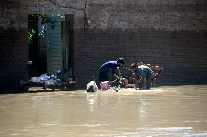 Pakistan'da sel felaketi: Can kaybı bini aştı 17