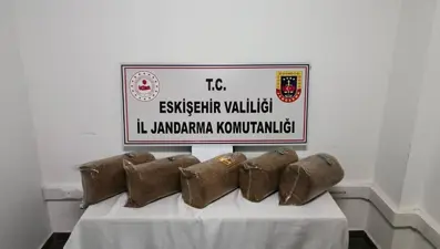 Araçta 25 kilogram kaçak tütünle yakalandı