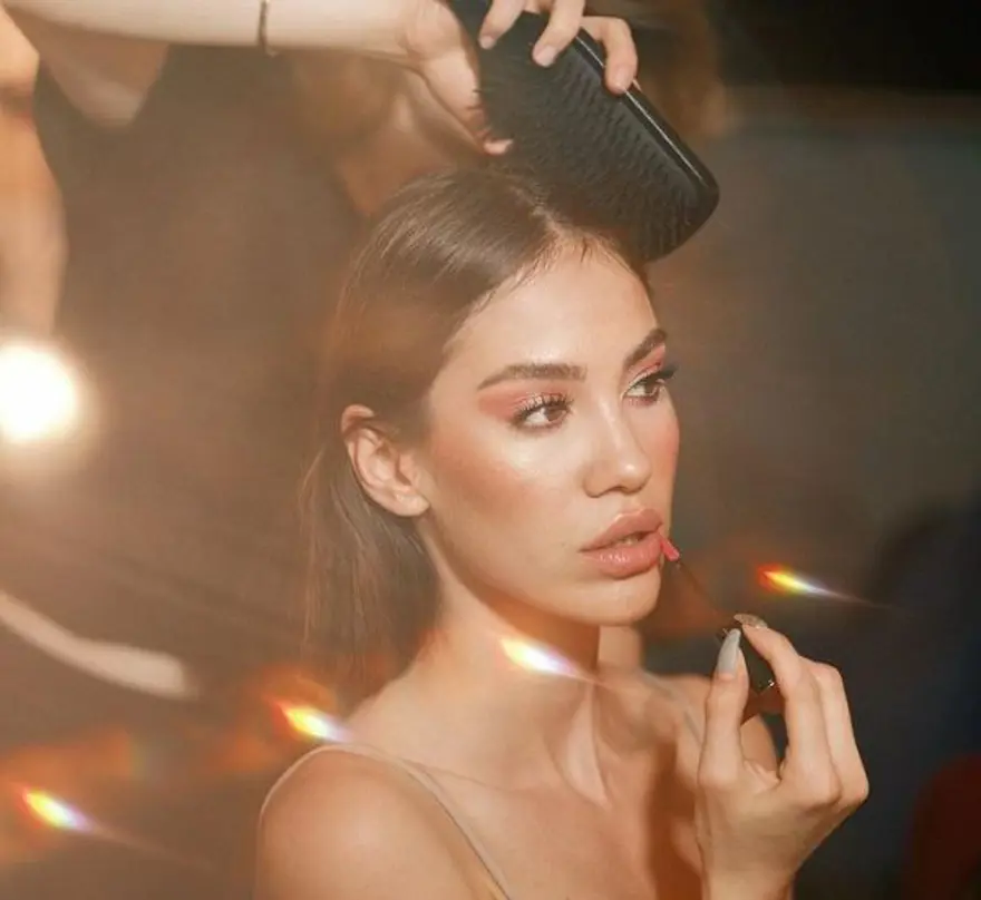 Ünlü manken Dilara Kurşun vize almak isterken dolandırıldı 4 Ünlü manken Dilara Kurşun vize almak isterken dolandırıldı 4