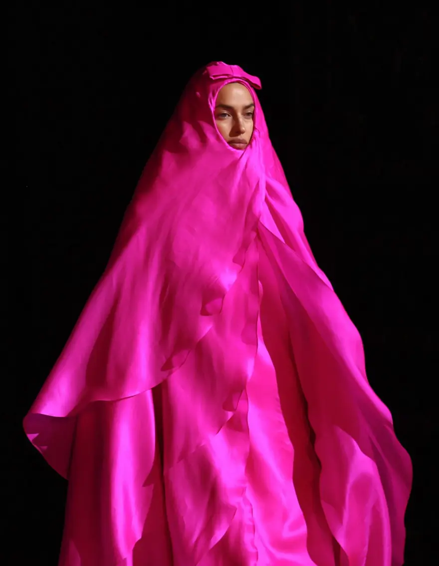 Londra Moda Haftası'na Irina Shayk damgası 3