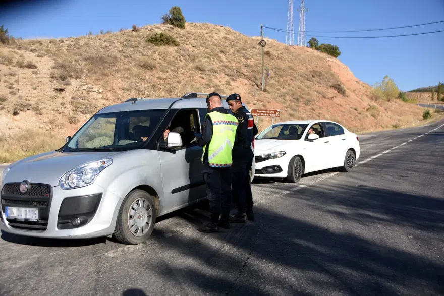 Ankara’daki saldırı girişimi için Kayseri’de bin kişilik timlearazi taraması 6 Ankara’daki saldırı girişimi için Kayseri’de bin kişilik timlearazi taraması 6