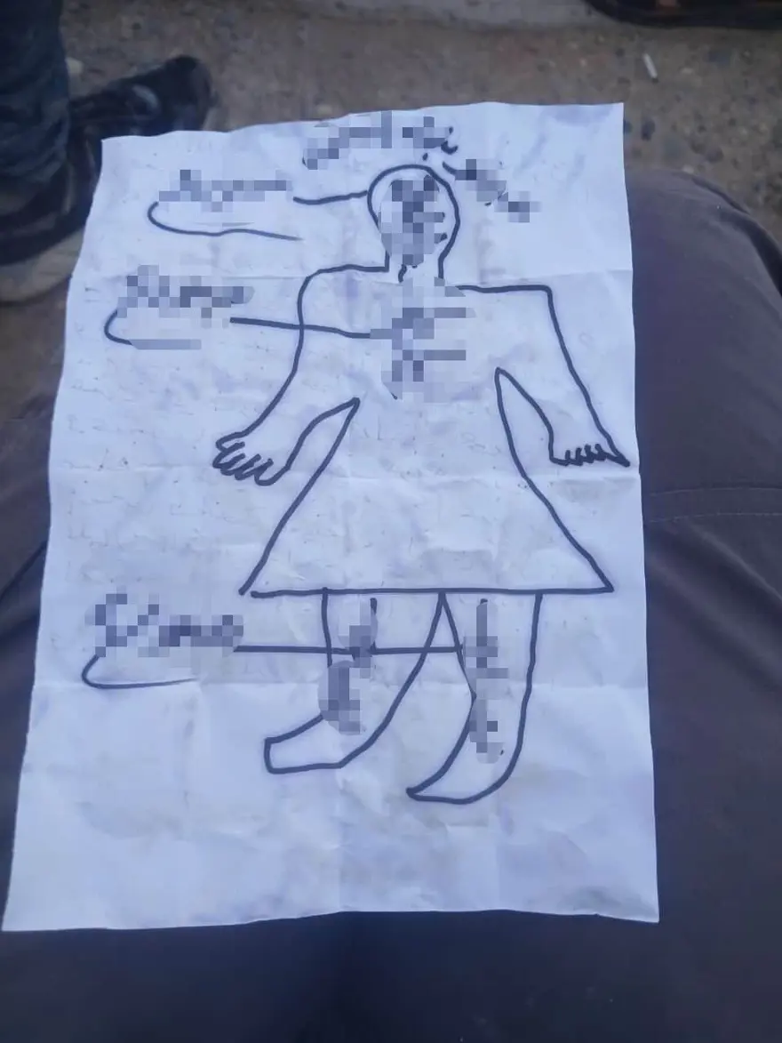 Mezarlık kazarken 100'e yakın büyü buldu: ''Gördükten sonra direkt imha ediyoruz'' 1