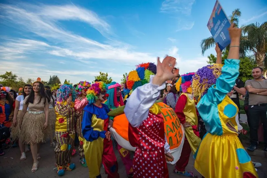 Uluslararası Portakal Çiçeği Karnavalı ile Bando ve Tava Ciğer Festivali'ne corona virüs engeli 18
