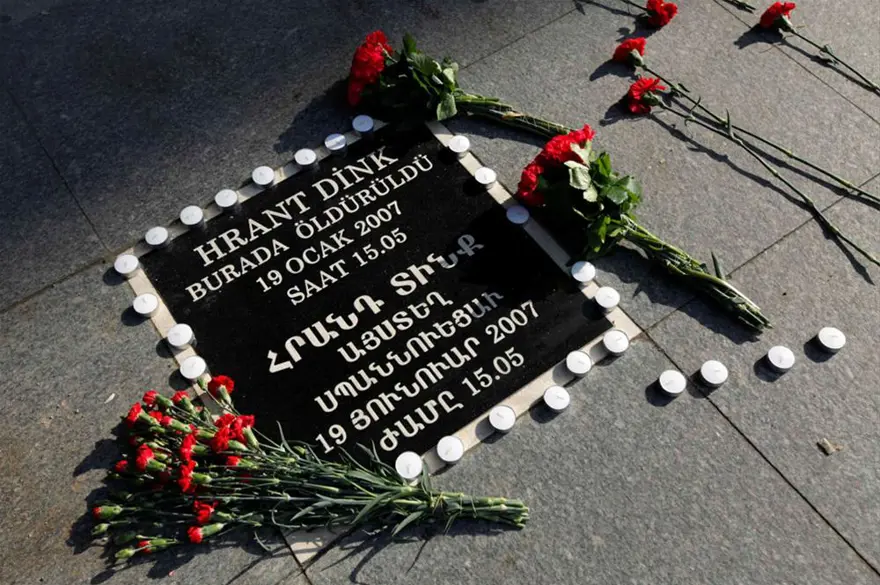 WSJ: Türkiye'deki en büyük gösteri 1 WSJ: Türkiye'deki en büyük gösteri 1