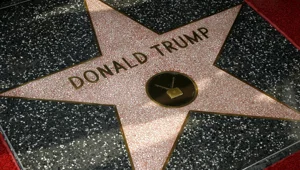Donald Trump’ın Şöhretler Kaldırımı’ndaki yıldızının kaldırılması istendi Donald Trump’ın Şöhretler Kaldırımı’ndaki yıldızının kaldırılması istendi