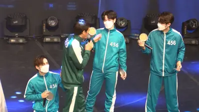 Güney Koreli K-Pop grubu A.C.E İstanbul'da konser verdi