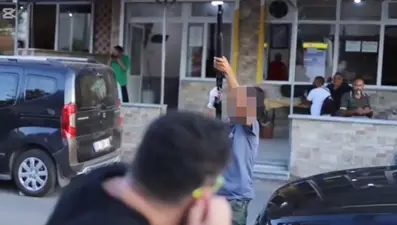 Sokak röportajında tüfekle havaya ateş açan çocuk tutuklandı