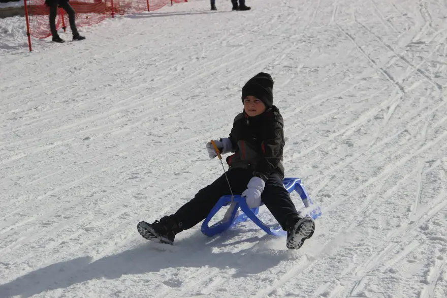 Erzurum'un karlı zirvesi Palandökenhafta sonu doldu taştı 11