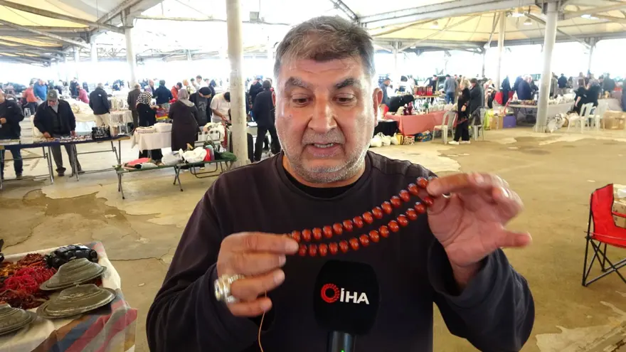 30 yıldır şehir şehir dolaşarak tespih satıyor 30 yıldır şehir şehir dolaşarak tespih satıyor