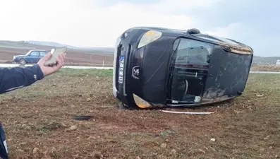 Midyat’ta refüje giren hafif ticari yan yattı: 1 yaralı