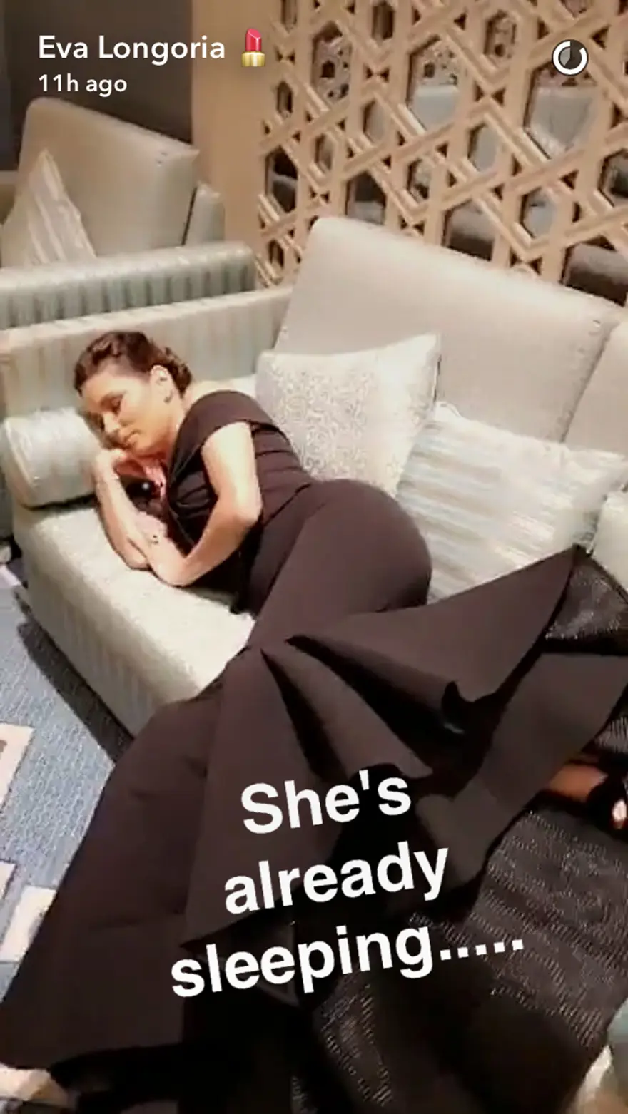 Eva Longoria fotoğraf uğruna yerlerde süründü 7