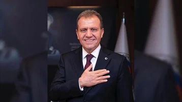 Mersin Belediye Başkanı Vahap Seçer kimdir, neden gözaltına alındı?