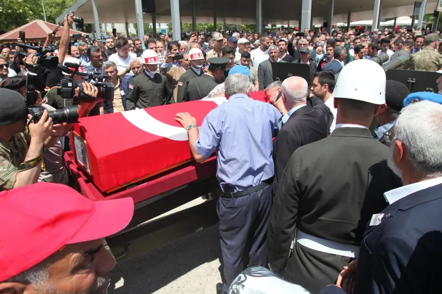 Pençe-Kilit şehitlerine veda 6