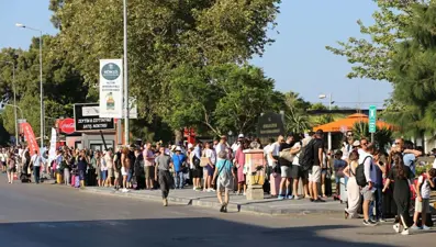Ayvalık Deniz Hudut Kapısı'nda 'Midilli' kuyruğu