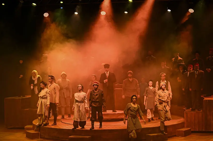 "Cumhuriyete Doğru" oyunu Ankara'da "perde" dedi 17 "Cumhuriyete Doğru" oyunu Ankara'da "perde" dedi 17