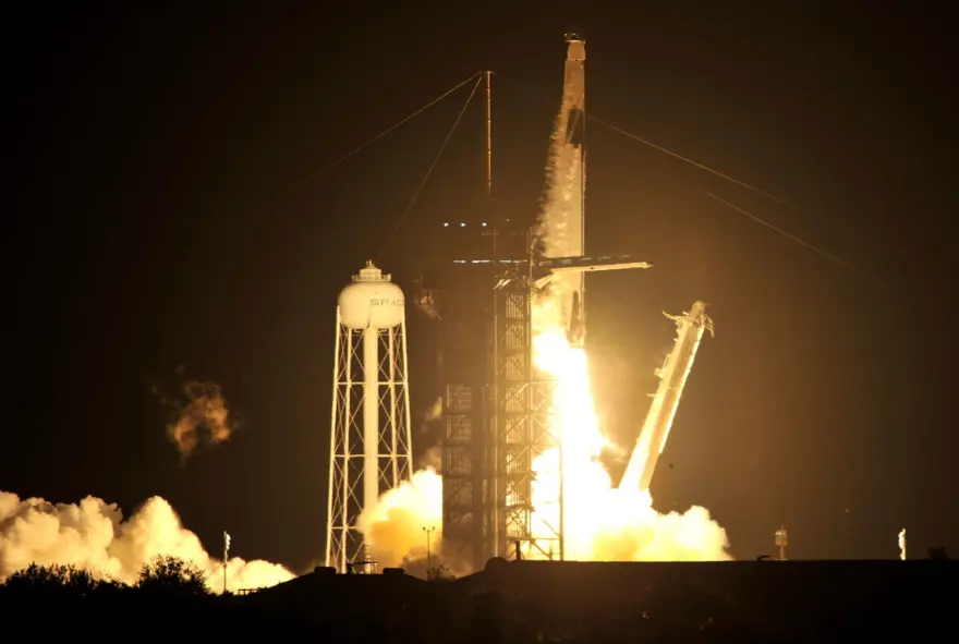 SpaceX ve NASA'dan uzaya ilk "operasyonel" mürettebatlı uçuş 14
