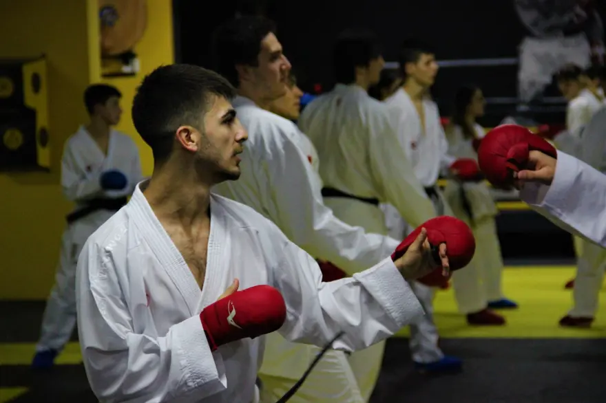 Kundakta başladığı sporda tarih yazdı 7