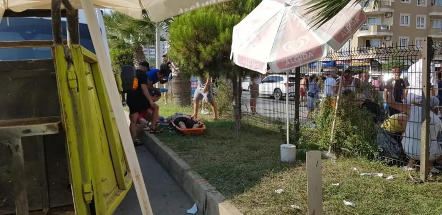 Safari aracı takla attı, yolcular yola savruldu: 3 ölü, 17 yaralı 2